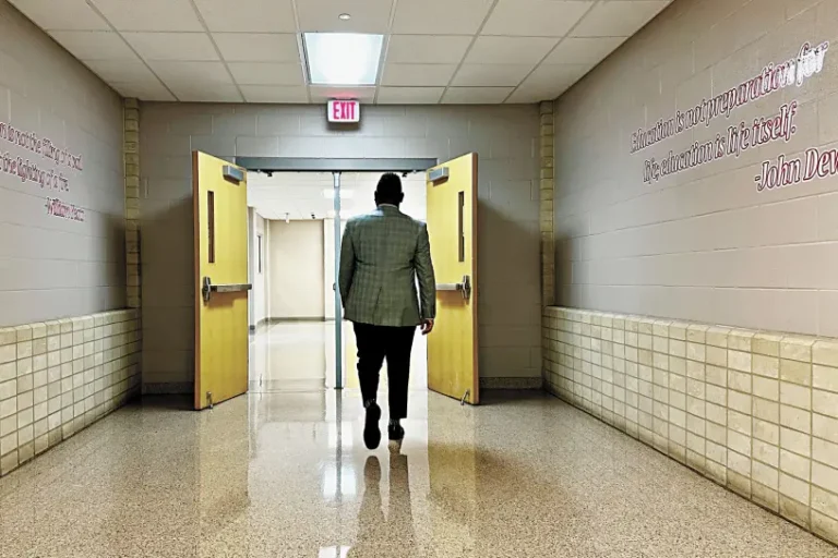 新奧爾良教師颶風下成長的20年