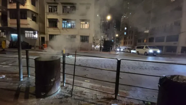 土瓜灣居民盂蘭節燒衣紙 濃煙惹火警疑雲驚動警方消防