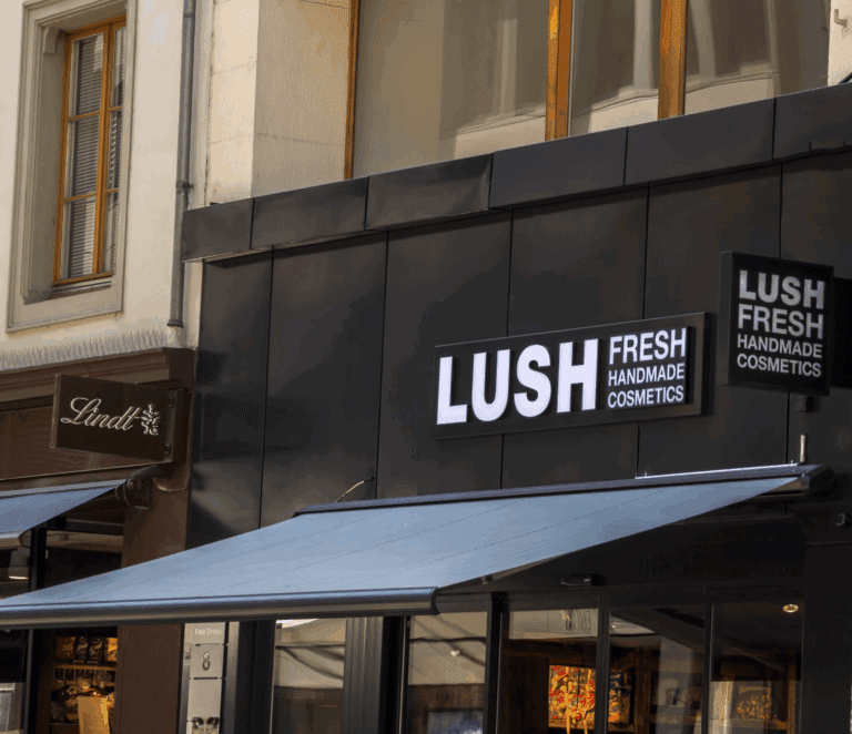 Lush關閉英國店鋪聲援加沙：「停止餓死加沙——我們關門聲援」