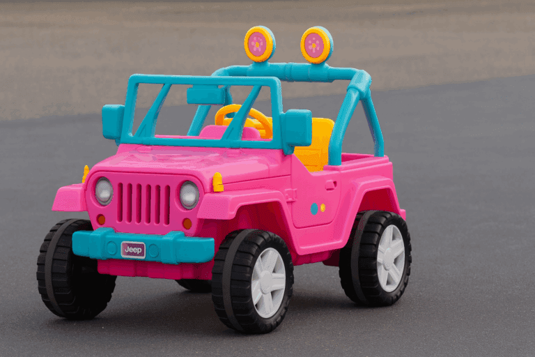 男子開「粉紅芭比吉普車」上路，竟因酒駕被捕！他傻眼：「我不知道開玩具車也會被抓」