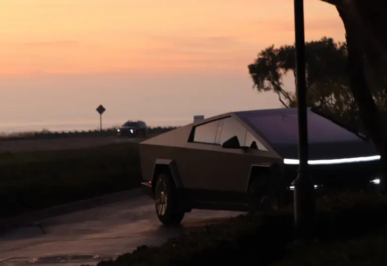 Cybertruck車主死於5000度煉獄，被燒到「骨骼碎裂」！家屬怒告特斯拉設計殺人