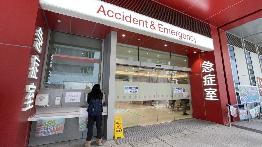 14歲女童被獨留在家，48歲母親被捕，事件起因竟是…