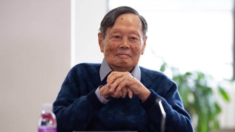 震驚！網傳楊振寧逝世，院士親自闢謠：別信網上謠言！