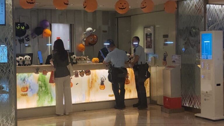 九龍城富豪東方酒店驚傳命案：男子倒臥房內，床上染血