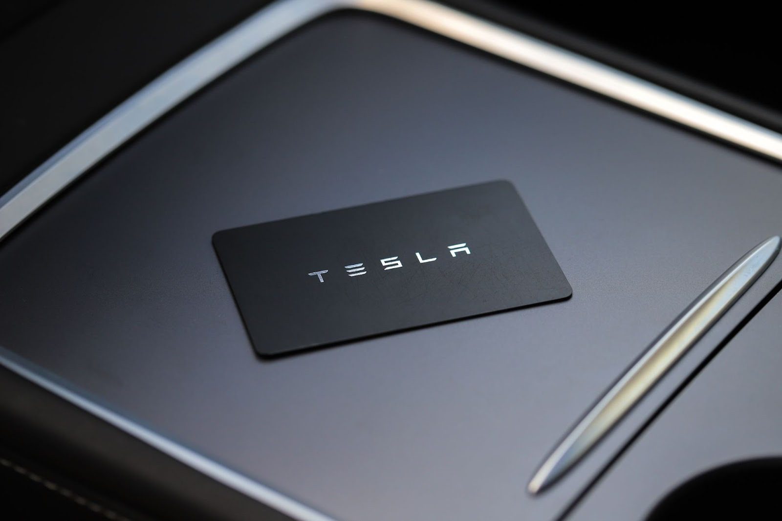 特斯拉最便宜車款來了！Model 3與Model Y標準版齊發