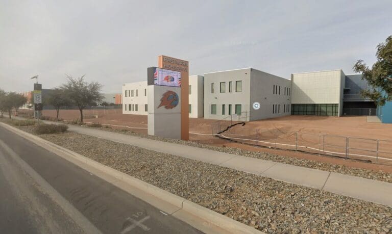 亞利桑那州少年籃球選拔遭拒，竟因出生證明上的一個字？