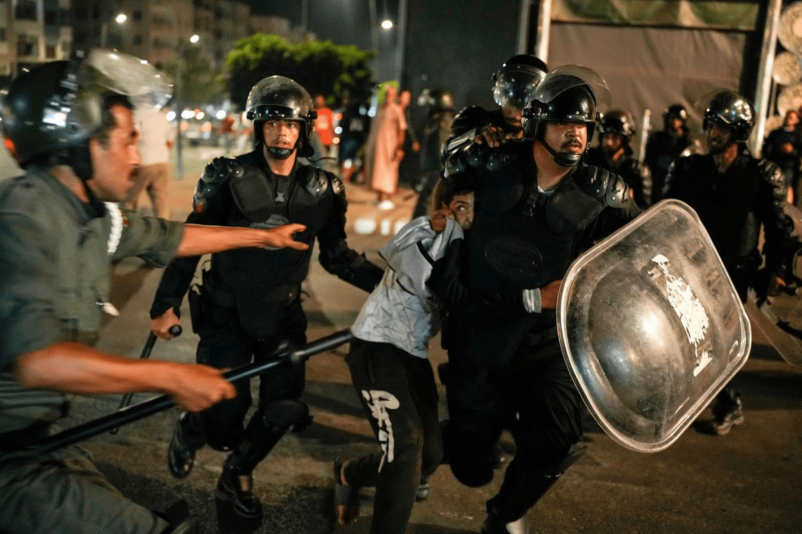 摩洛哥反政府示威失控，警開火釀2死