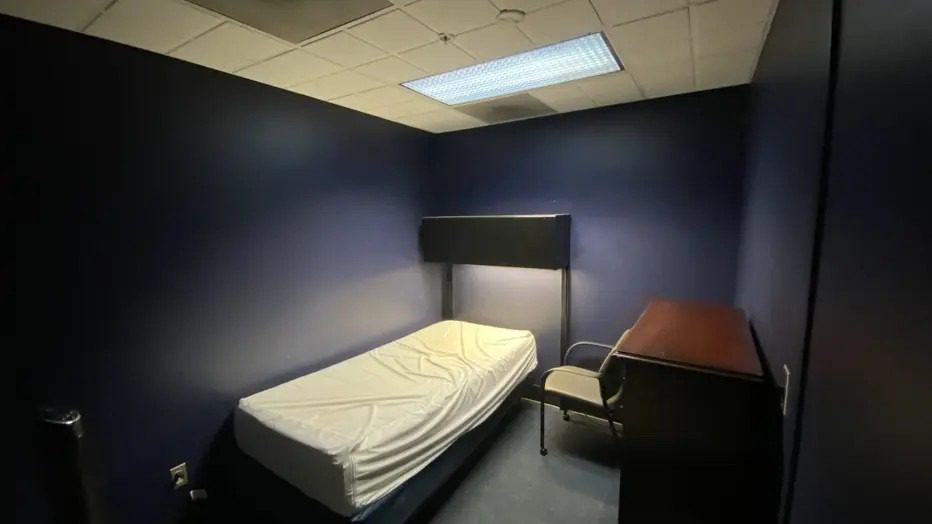 警局是我家？加州灣區警長被爆跨州通勤，還在警局蓋「秘密臥室」