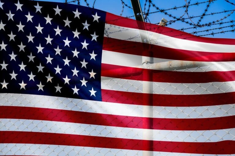 聯邦法院禁令成空文？阿拉巴馬州父親遭ICE強制遣返寮國