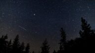 今晚夜空有驚喜！兩場流星雨同時達到高峰，專家稱可見到壯觀的「慢速火球」