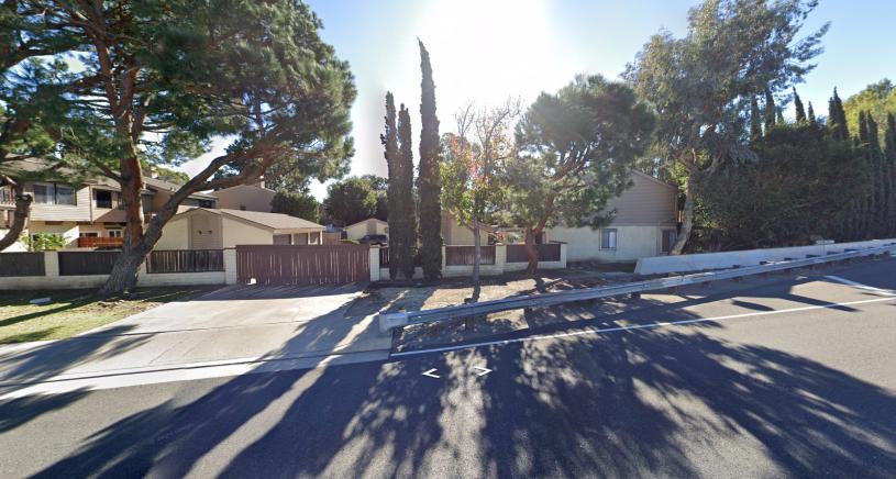 南加橙縣「史詩級爛屋」叫價萬！買房送黑黴菌、坍塌陽臺和債務…民眾：「看房最好先簽生死狀!」