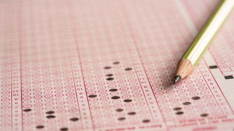 韓國全國大學考試當天全境航班「35分鐘停飛」