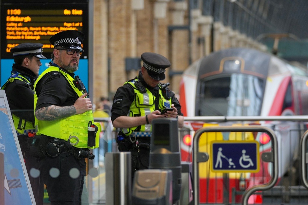 英國火車斬人案英雄身份曝光！鐵路工作人員捨身護乘客